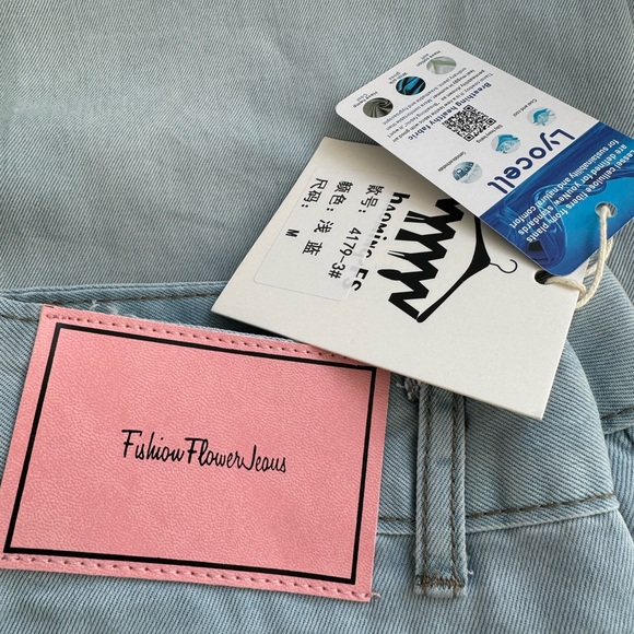 Fishion Flower High Rise Stretch Jeans NWT - Picture 5 of 6